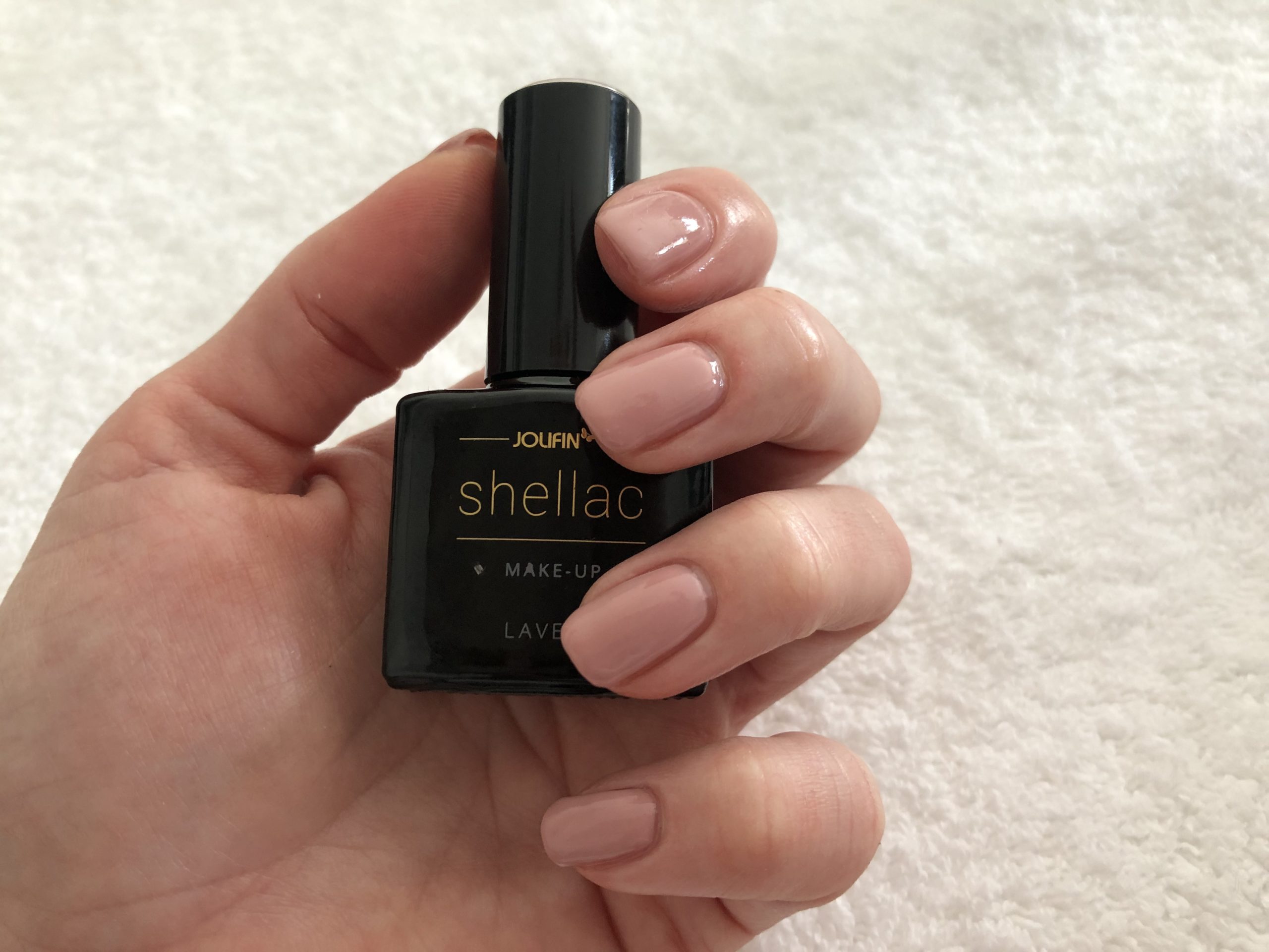 Fertige Shellac-Nägel